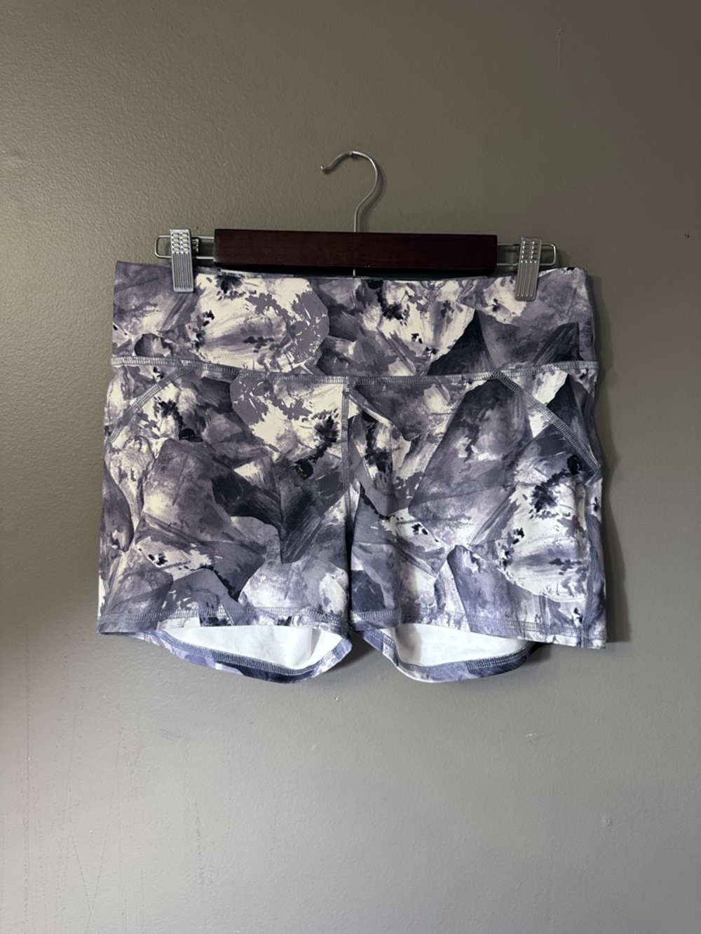 Fabletics Women's Athletic Spandex Shorts Size Medium Biker Shorts